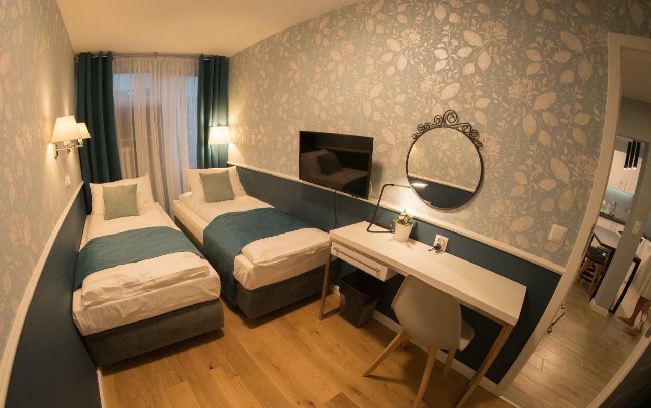 Apartament Hotel Grzybowska 9 Warsaw Exterior photo