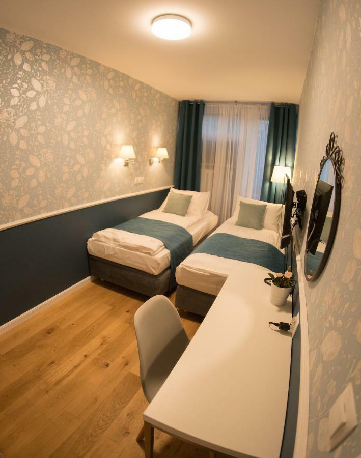 Apartament Hotel Grzybowska 9 Warsaw Exterior photo